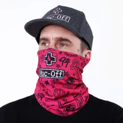 Muc-Off Écharpe Légère Pour Le Cou - Pink Punk -Vélos de ville Soldes Web 20725 Lightweight Neck Gaiter Pink model 04 up 2021 1200x1200